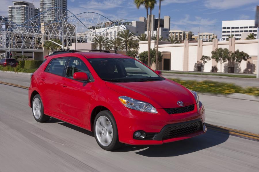  Toyota Matrix 2011 года  (фото 11 из 38)